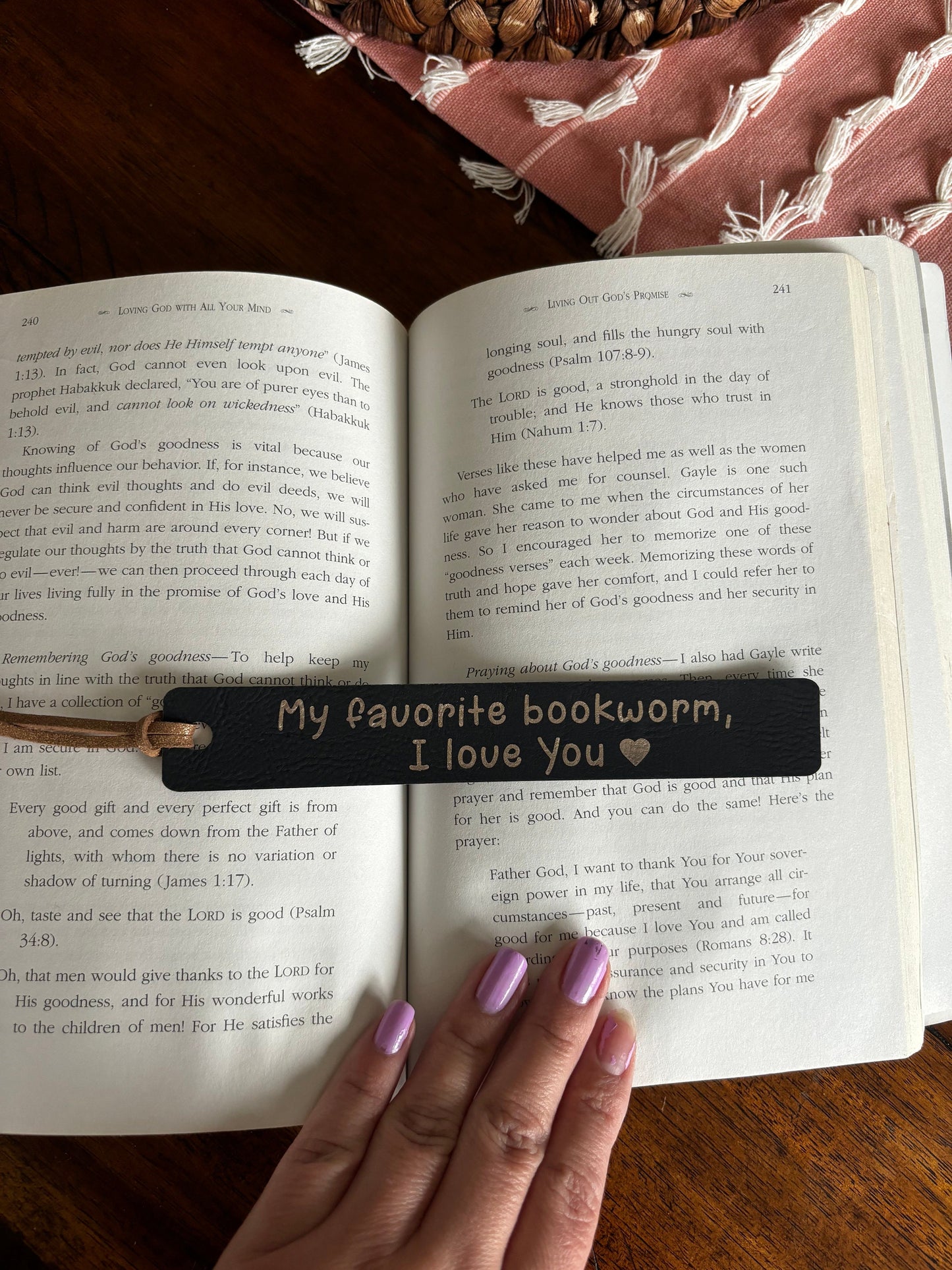 My favorite bookworm bookmark| Bookmark| Book Lovers Gift|Bookworm| Bookmarks Favors| Bookmarks for Guest in Bulk