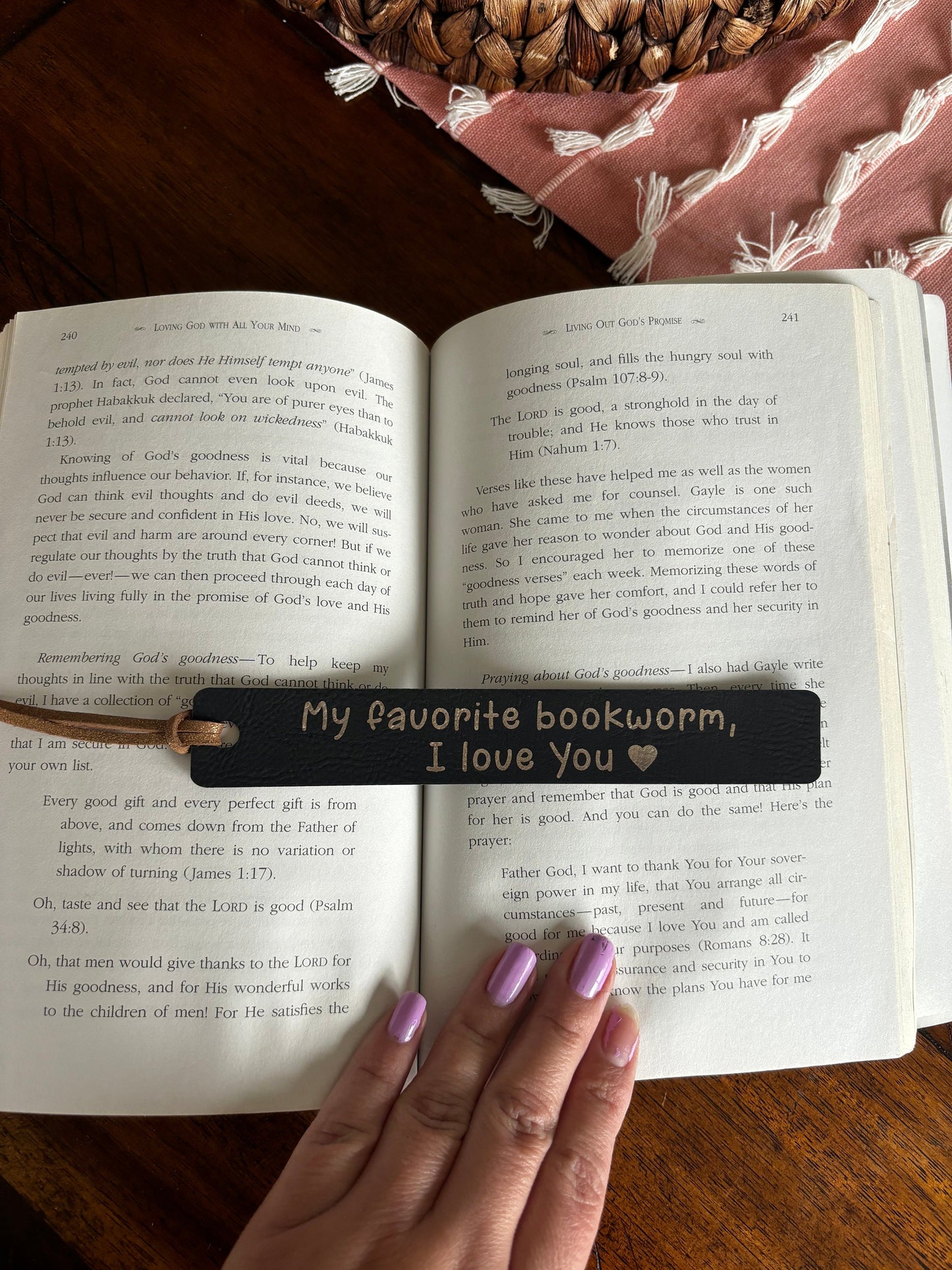 My favorite bookworm bookmark| Bookmark| Book Lovers Gift|Bookworm| Bookmarks Favors| Bookmarks for Guest in Bulk